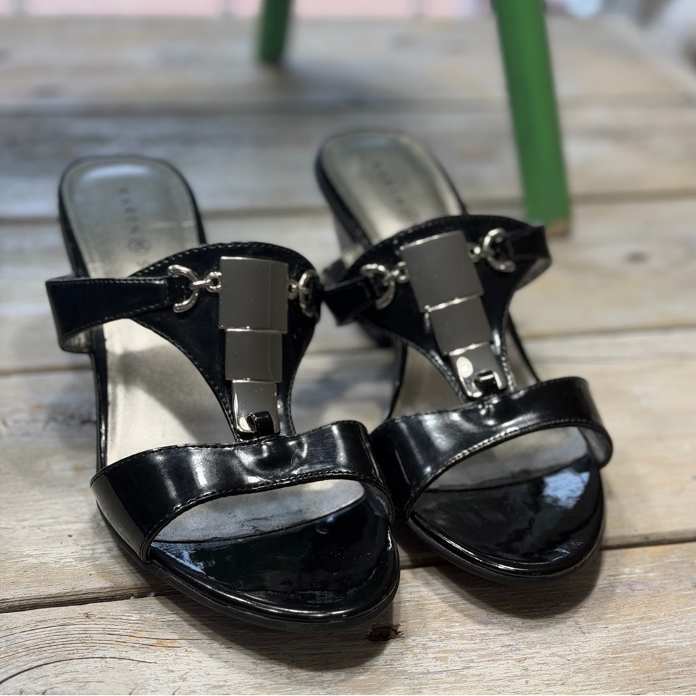 Karen Scott Austenny Sandals. Navy Patent w/ Silver Hardware. Women’s Sz- 7.5